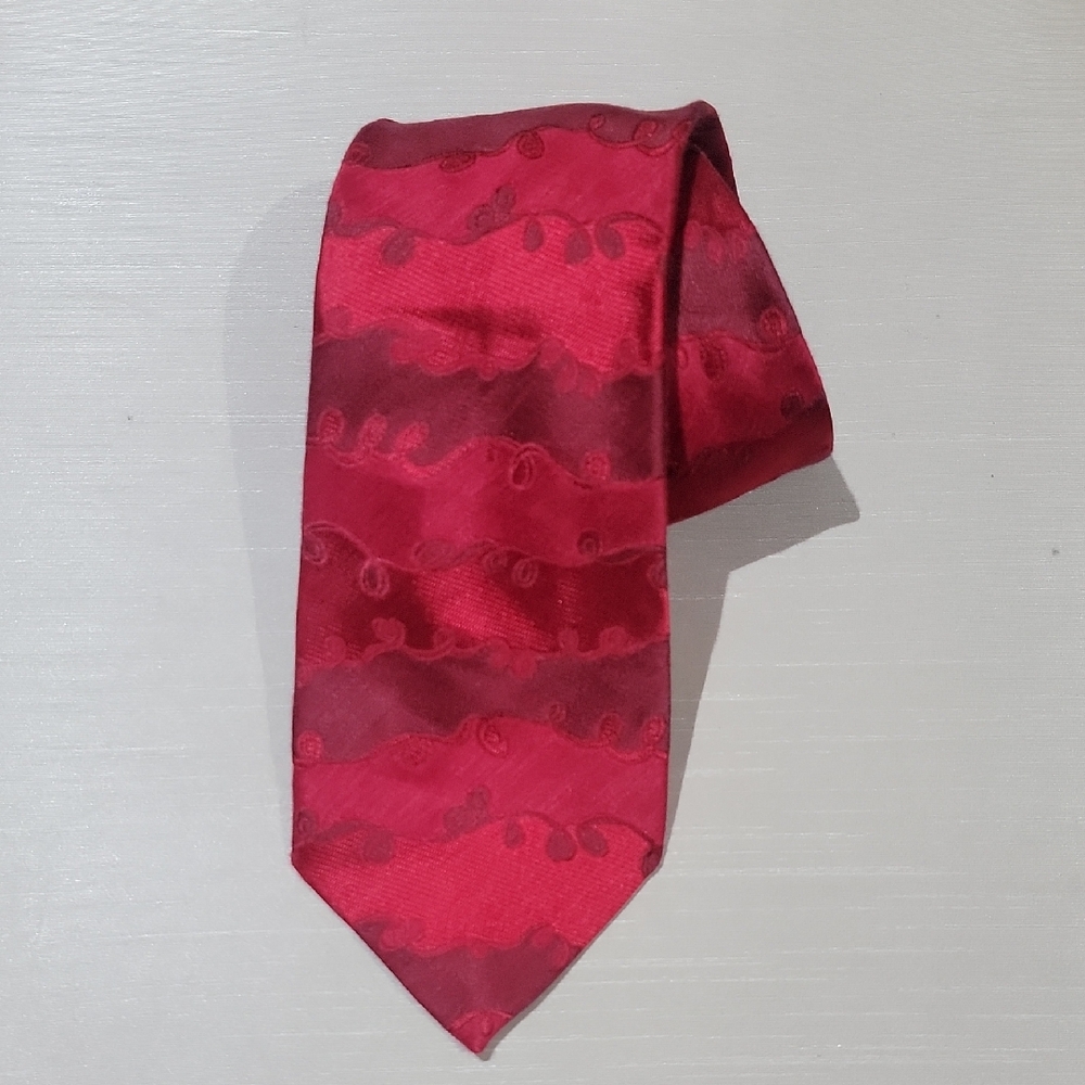 Escada Rich Rasberry Red Floral Pailey Men's Tie